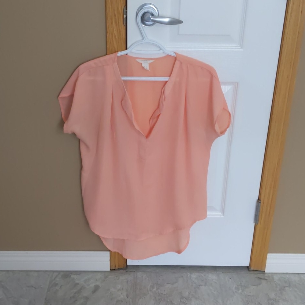 3 for $10 / Coral pink Hi-Lo blouse